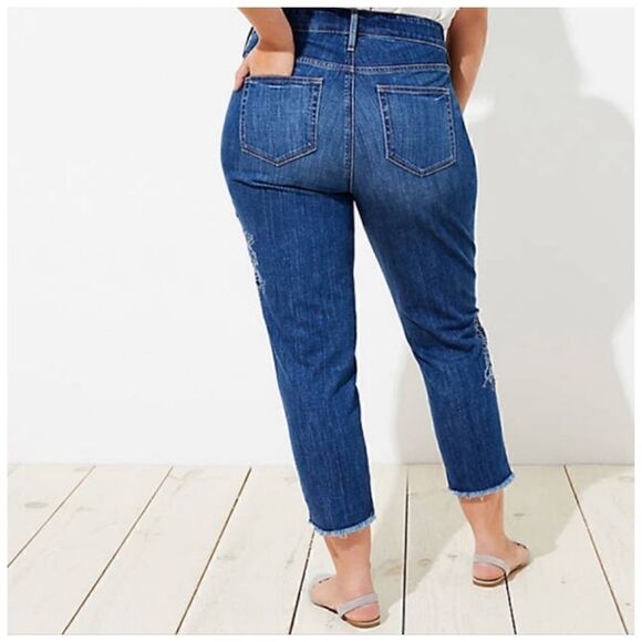 NWT Ann Taylor LOFT Boyfriend Raw Hem Floral Embroidered Jeans 26 (Plus) - Picture 3 of 9